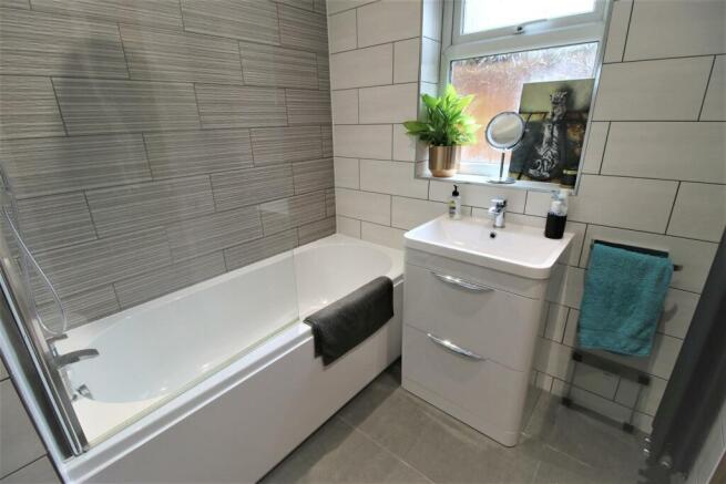 REFITTED GROUND FLOOR BATHROOM
