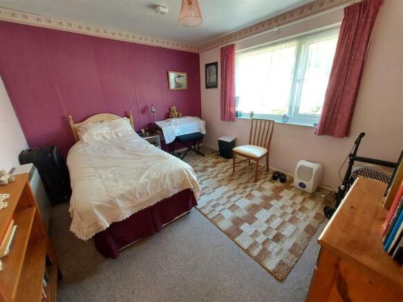 BEDROOM 2