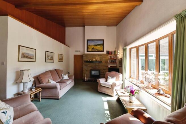5 bed Detached for sale Image 6