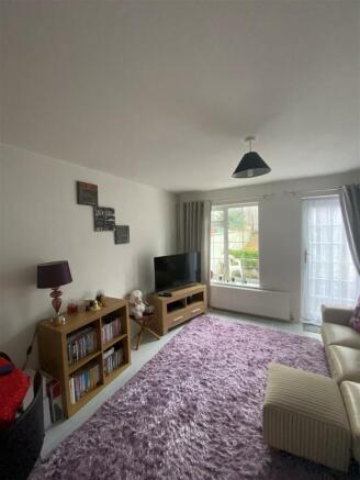 Living room 2.jpg