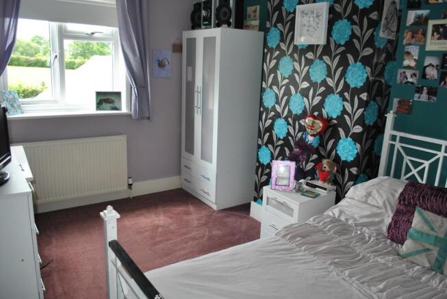 BEDROOM 2