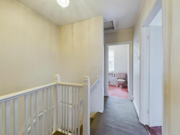 FIRST FLOOR LANDING