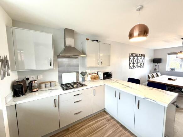 3 bed Detached for sale Image 6