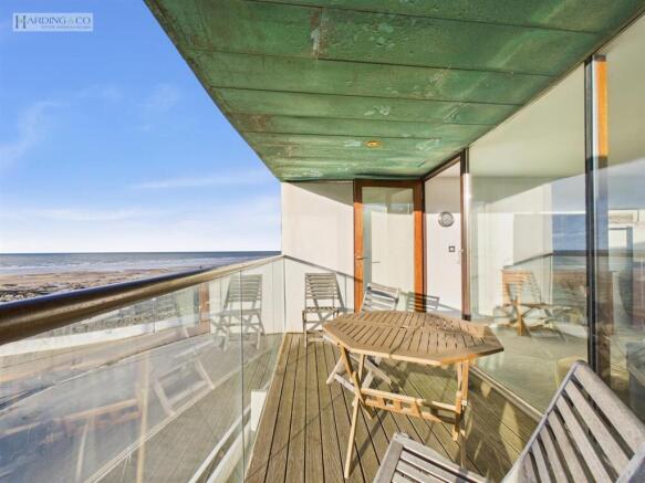 Balcony .2.jpg