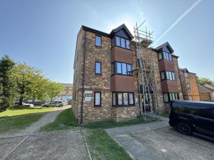 Flat 10, Tiree House, Franklin Avenue, Slough, Berkshire, SL2