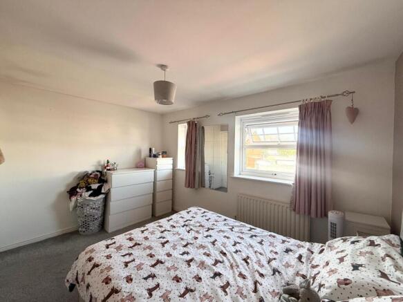 2 bed End of Terrace to rent Image 8