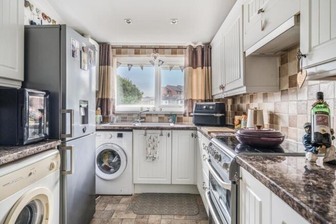 1355635-5-68dcf57b6d834