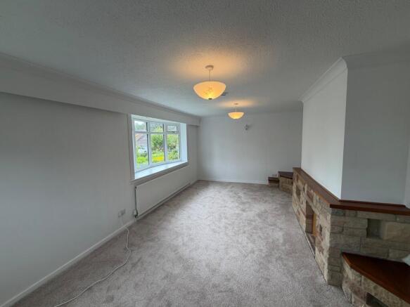 4 bed Detached to rent Image 6