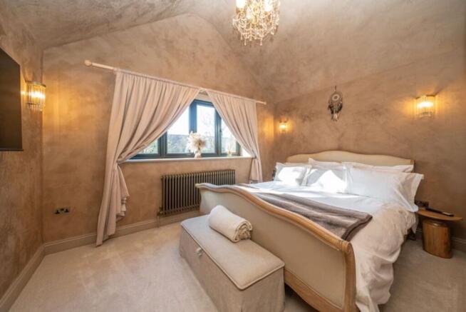 Principle Bedroom, Ensuite & Dressing Room
