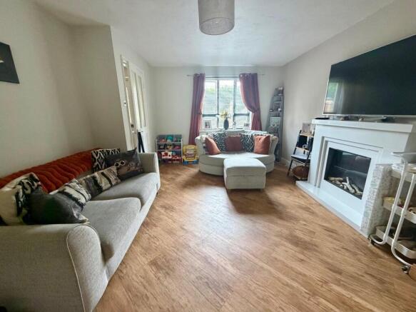 3 bed Semi-Detached for sale Image 6
