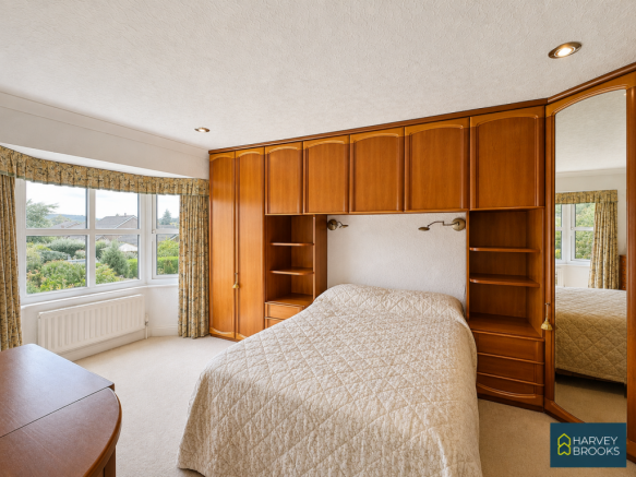 4 bed Detached for sale Image 12