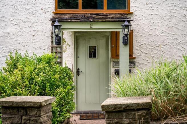 Chapel Brow, Charlesworth, SK13 photo 2