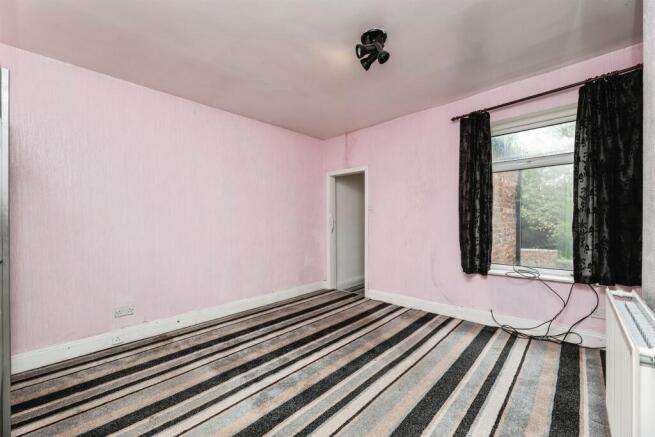 3 bed Terraced for sale Image 6