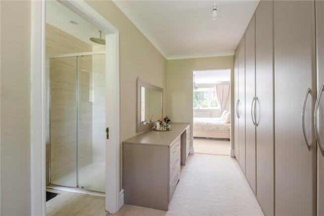 6 bed Detached for sale Image 11