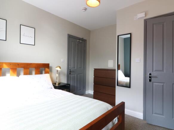 26 West Street Room 1 2.JPG