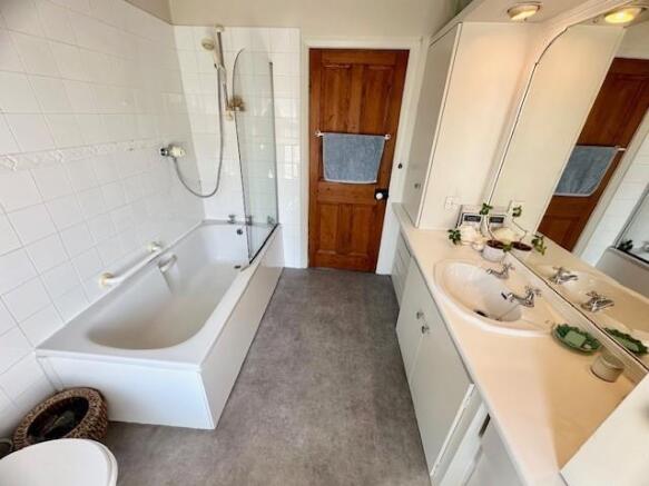 2 bed Flat to rent Image 6