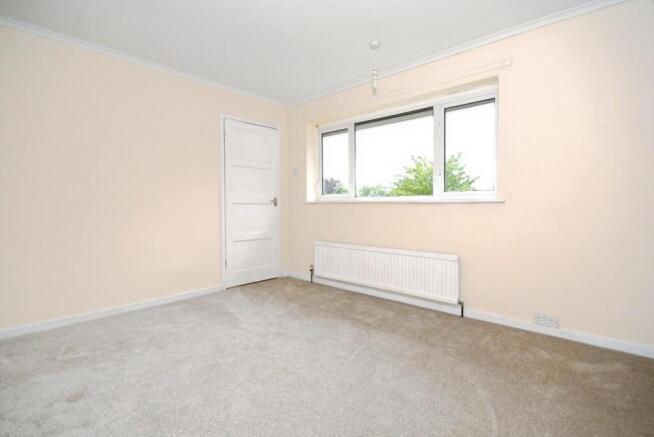 BEDROOM 1 02.jpg
