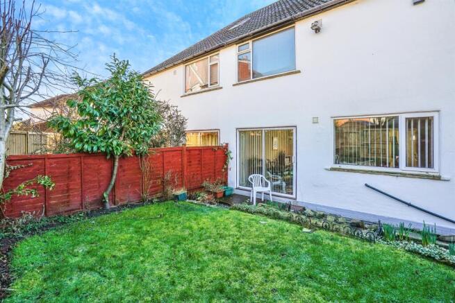 4 bed Semi-Detached for sale Image 9