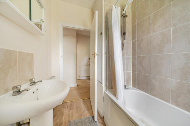2 bed Flat for sale Image 12