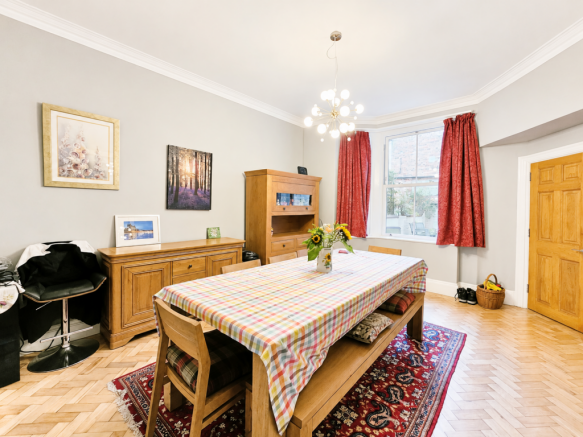 5 bed Terraced for sale Image 4
