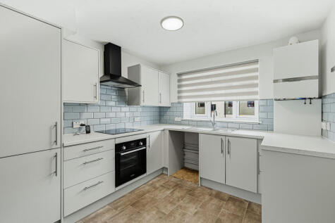 Teviot Avenue, Aveley, RM15