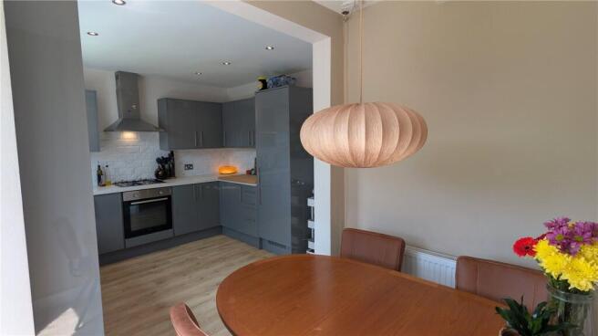 3 bed Semi-Detached for sale Image 4