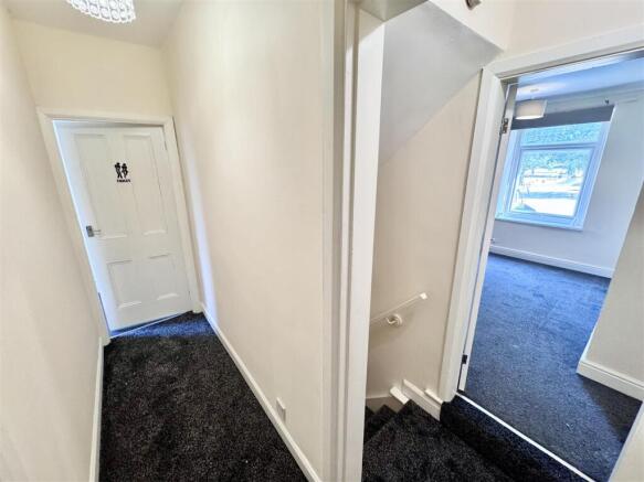 2 bed Terraced to rent Image 11