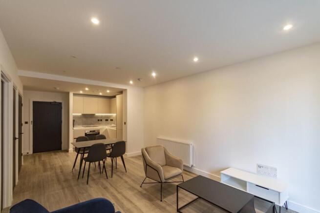 Lounge/Dining Area