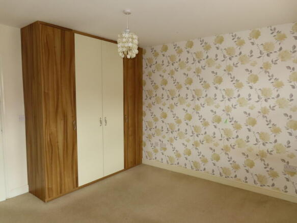 2 bed Semi-Detached for sale Image 11
