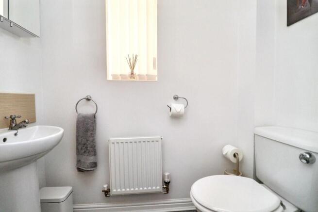3 bed Semi-Detached for sale Image 6