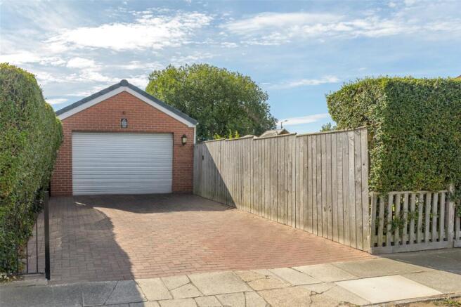 4 bed Semi-Detached for sale Image 12