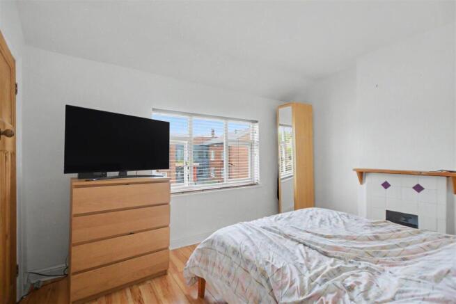 Bedroom 1_1.jpeg