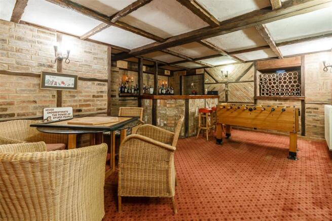 8285490-interior04.jpg