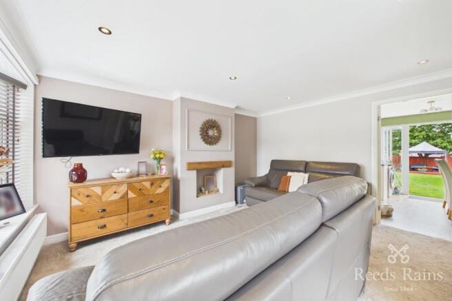 3 bed Semi-Detached for sale Image 10