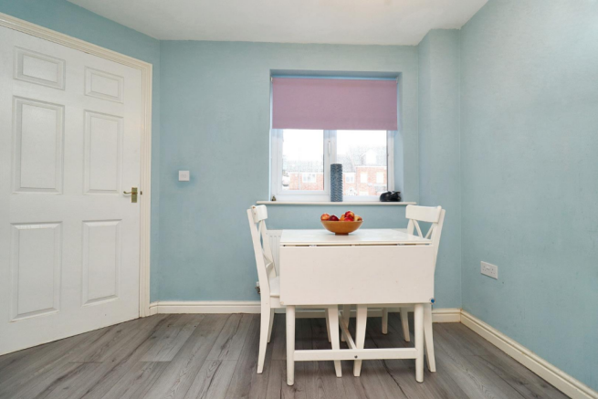 3 bed Semi-Detached for sale Image 10