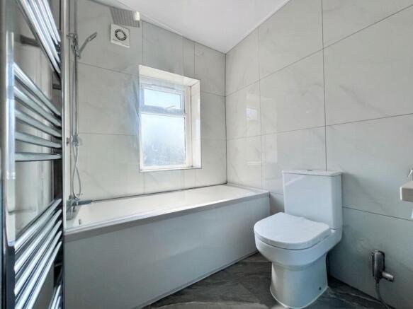 3 bed Semi-Detached to rent Image 9