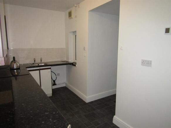 2 bed House to rent Image 6
