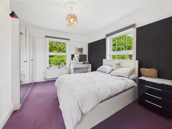 4 bed Cottage for sale Image 8