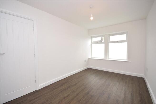 2 bed Apartment to rent Image 6