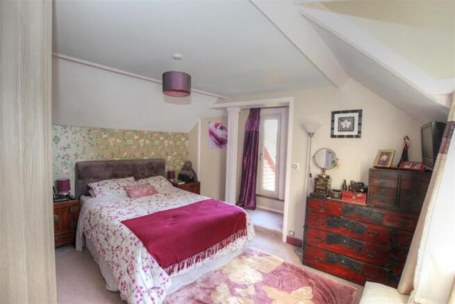 MASTER BEDROOOM