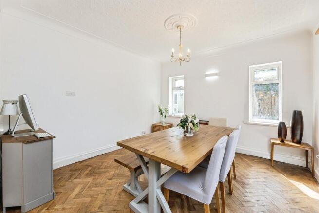 4 bed Detached for sale Image 12
