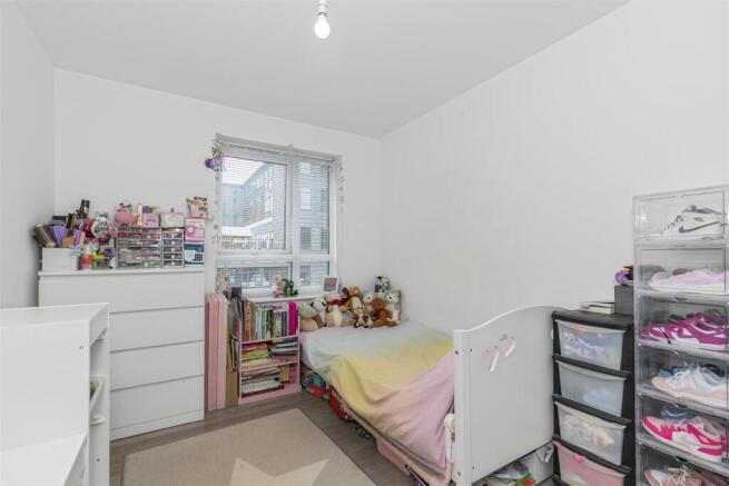 Bed 2.jpg