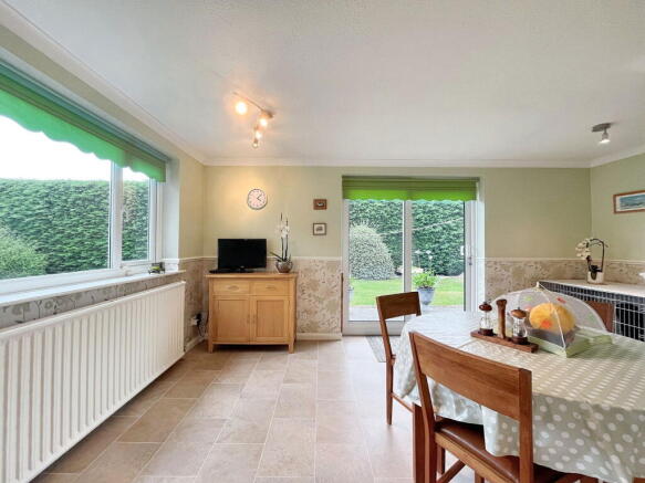4 bed Detached for sale Image 4