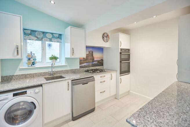 4 bed Terraced for sale Image 4