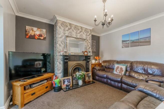 5 bed Semi-Detached for sale Image 8