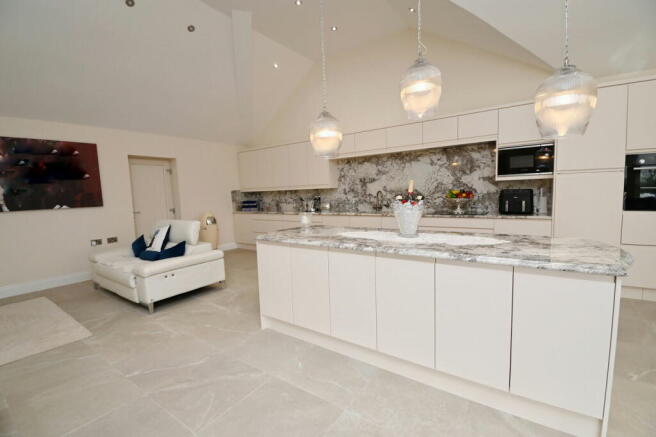 3 bed Detached Bungalow for sale Image 11