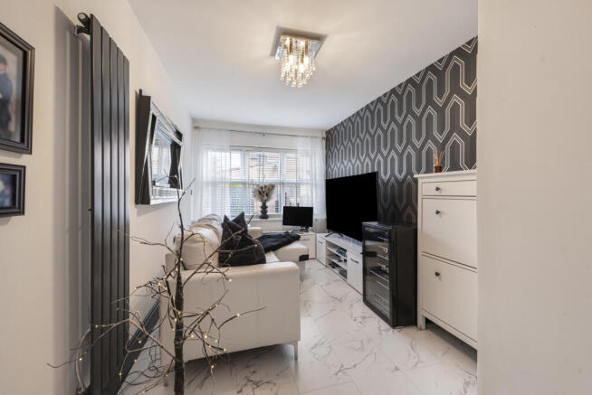 5 bed Detached for sale Image 8