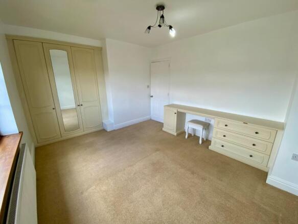 2 bed Semi-Detached for sale Image 9