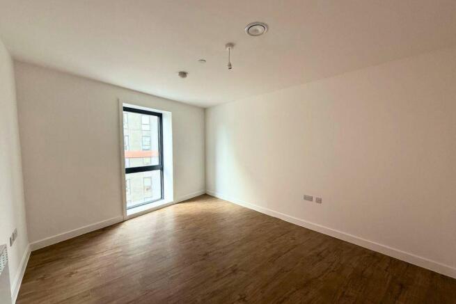 3 bed Apartment for sale Image 4