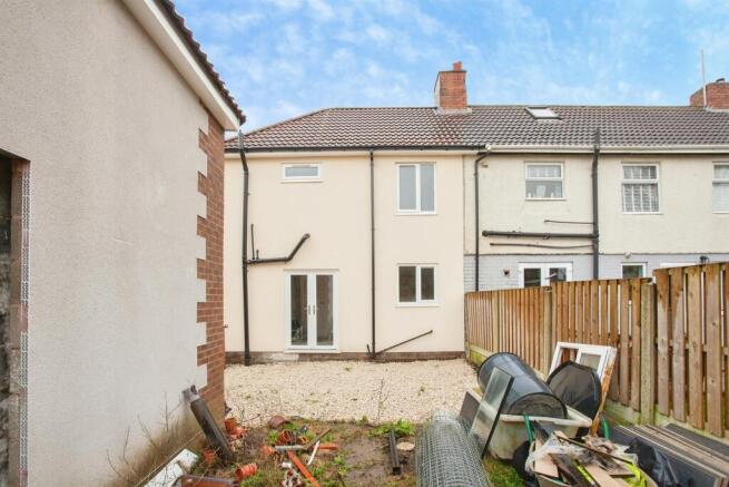 3 bed Semi-Detached for sale Image 11